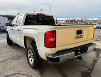 EXPERIENCE POWER, COMFORT, AND CAPABILITY WITH THIS 2018 GMC SIERRA 1500 CREW CAB. THIS FULLSIZE PIC... (image 2)