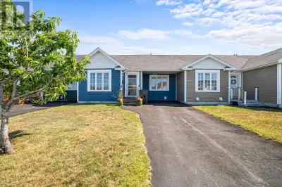 Welcome to 27 Avery Place, a meticulously maintained 2-bedroom bungalow condo in one of Mount Pearl'...