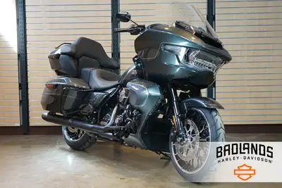 2026 Harley-Davidson Road Glide LimitedThe King of the Highway Returns.The 2026 Road Glide Limited s...