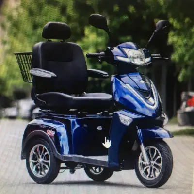 LEAVE BOREDOM IN THE DUST ZERO DOWN FINANCING AVAILABLE!!! PLEASE CALL 204-724-2438 FOR DETAILS (THE...