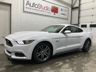 La Ford Mustang GT modele a toit fuyant 2 portes 2017 offerte chez AutoStudio 72 a Mirabel mise sur...