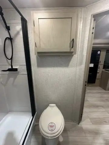 2025 East To West 2475BH in Travel Trailers & Campers in Winnipeg - Image 27