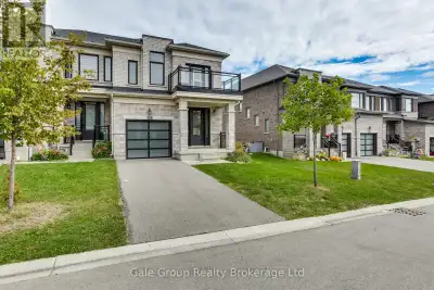 Welcome to 118 Huntingford Trail, a stunning 4-bedroom townhouse situated in one of Woodstock's most...