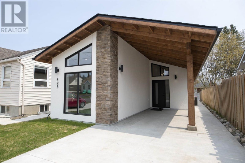 423 Frankwood AVE Thunder Bay, Ontario Houses for Sale Thunder Bay