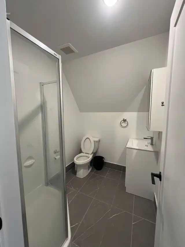 One bedroom apartment near uOttawa Sandy Hill- Stewart St