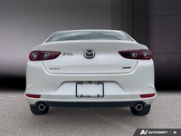 2023 Mazda Mazda3 La Mazda3 GS 2023 est une berline compacte qui se distingue par son design élégant... (image 3)