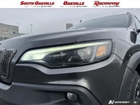 1 Owner, Clean Accident History Report, Air Conditioning, Apple CarPlay/Android Auto, Blind-Spot/Rea... (image 7)