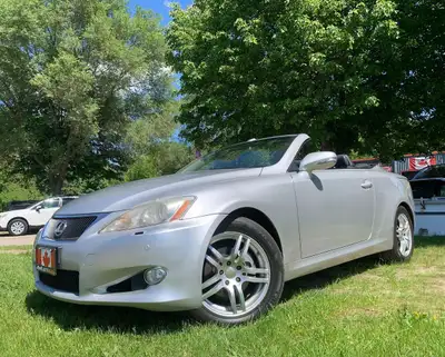 Please Call or Text Mike 519-502-8169 or Miguel 519-830-0895 to book your test drive. Very Clean 201...