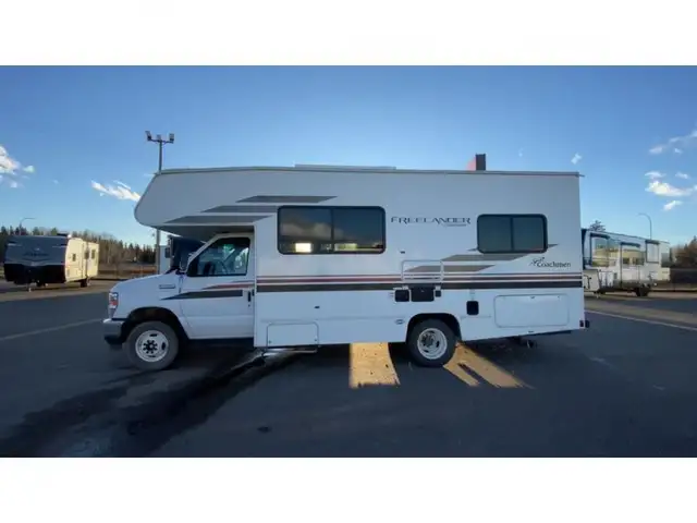 2023 Coachmen RV Freelander 22XG in RVs & Motorhomes in Dawson Creek - Image 7