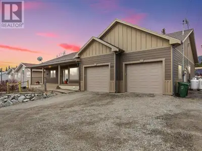 Discover upscale single-level living with a country residential feel at 1601(a) Dogwood in Porter Cr...