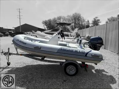 2017 Highfield SP360 Features -------- - Marine-grade aluminum hull - Center console with windshield...