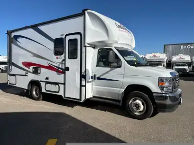 Class C Motorhome FEATURES LIST Vehicle 6 Seatbelts 4 Sleeps AGM Batteries Back-up Camera Daytime Ru...