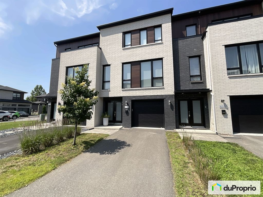 $649,000 - Townhouse for sale in St-Eustache — photo 1