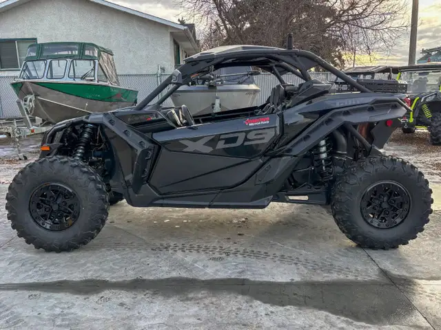2025 Can-Am Maverick X3 X ds TURBO RR Triple Black in ATVs in Edmonton - Image 4
