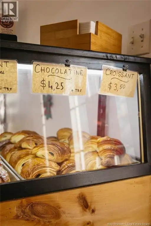 40 Douglas ave Bathurst, New Brunswick in Commercial & Office Space for Sale in Bathurst - Image 4