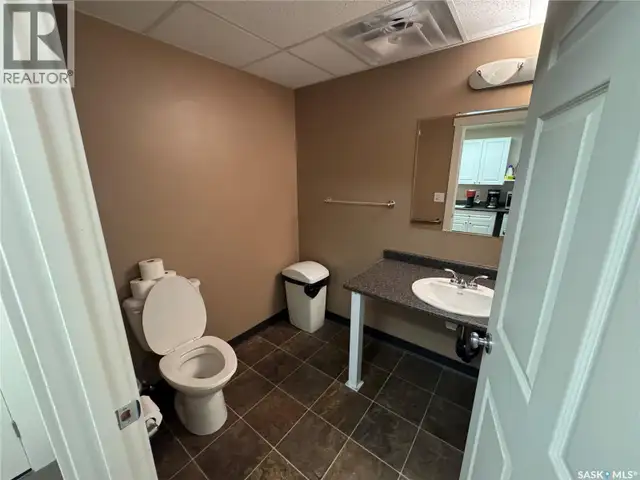 102 Sims AVENUE Weyburn, Saskatchewan in Commercial & Office Space for Sale in Regina - Image 26