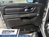 2020 RAM 1500 Sport/Rebel 4x4 | EcoDiesel | Panoramic Sunroof | Leather | Crew CabBold styling, dies... (image 8)