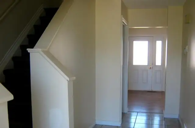 3 Bedroom Townhouse in Long Term Rentals in Grande Prairie - Image 4