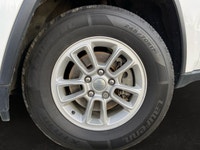 Used 2020 Jeep Grand Cherokee Laredo 4x4 for Sale in Edmonton, AB | Bright White Exterior | 136,982... (image 6)