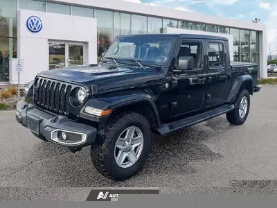 Only 29,963 Miles! This Jeep Gladiator boasts a Regular Unleaded V-6 3.6 L/220 engine powering this...