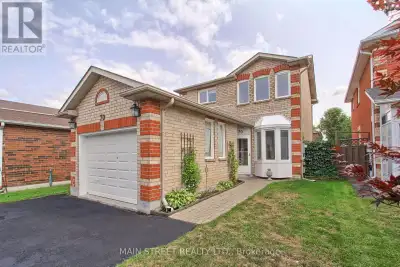 Welcome to 70 Dunsmore Crescent centrally located in the area of old Richmond Hill. A great family h...