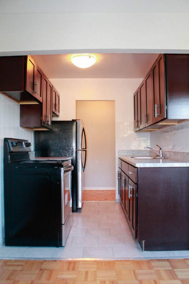 2 BEDROOM APARTMENT AVAILABLE - 799 Robinson Street in Long Term Rentals in Hamilton - Image 2