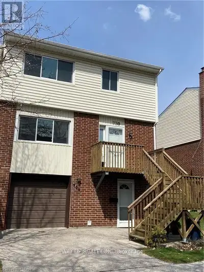 3 bedroom end unit with single attached garage and private driveway. This beautiful & Spacious townh...