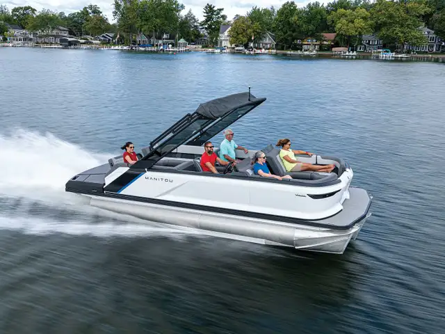 2024 Manitou Cruise 22 MAX Switchback **BLOW OUT PRICING !!!! ** in Powerboats & Motorboats in Moose Jaw - Image 6
