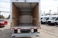 2025 GMC Savana Cargo CAMION NEUF / 65 KM / 2025 GMC SAVANA 3500 CUBE 14 PIEDS + DECK AVANT / 8 CYLI... (image 4)