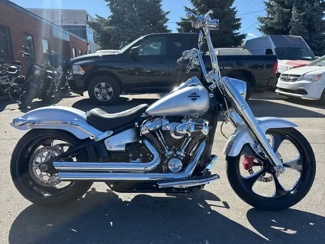 2022 Harley-Davidson Fat Boy ~ STAGE II ~ V&H EXHAUST ~ CUSTOM P in Street, Cruisers & Choppers in City of Toronto - Image 2