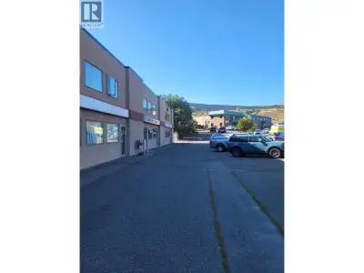 This I1S light industrial space is perfect for a business needing a combination office/warehouse wit...