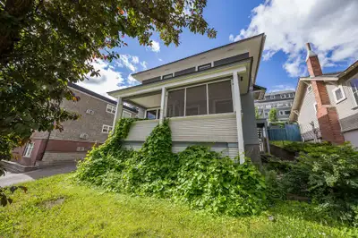 THIS IS NO LONGER AVAILABLE as a single room, it is now being rented as a 3 bedroom available immedi...