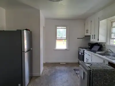 283 Bellevue Street For showings, TEXT: 705-559-3991 & please indicate address of unit you are inqui...