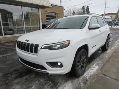 Air climatisé;Régulateur de vitesse;Sièges chauffants;Miroirs chauffants;Sièges mémoire;Servo-freins...