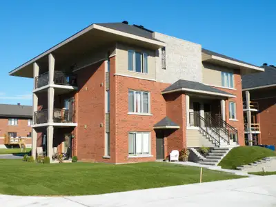 4½ - Des Aieux - Style condo - Lebourgneuf - Juillet