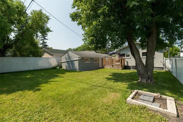 761 Parkhill Street Winnipeg, Manitoba in Houses for Sale in Winnipeg - Image 22