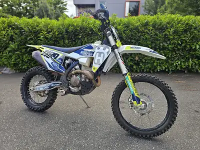 New year tire, rad guards, oil change, ready to rip. WE SHIP EVERYWHERE ~ EASY FINANCING OPTIONS ~ W...
