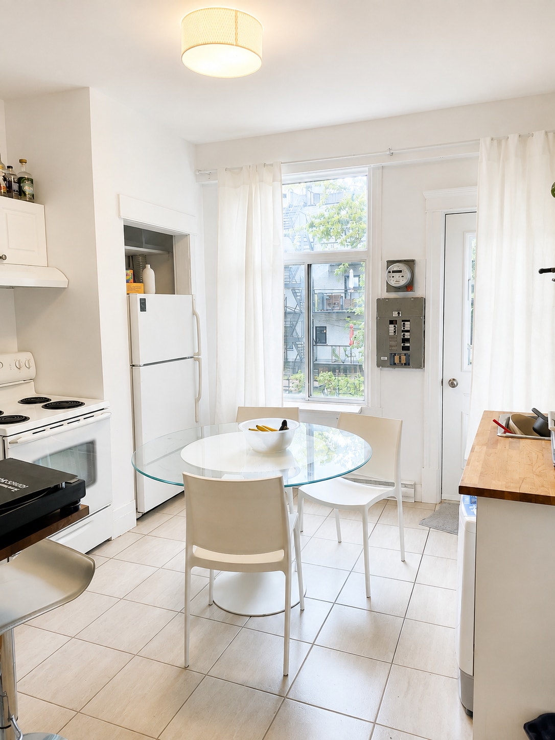 4 1/2 sur 3798 rue Joseph VERDUN - Métro Lasalle - Clé en main! — photo 2