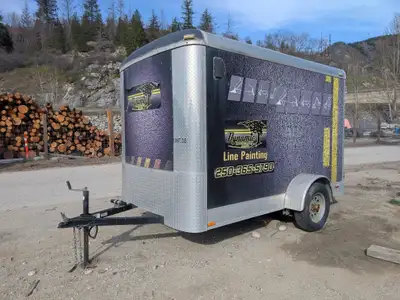 2014 FOREST RIVER 10 FT. S/A ALUMINUM ENCLOSED CARGO TRAILER - GVWR 2,990 LBS, 205/75R15 Tires, Loca...