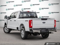 Presenting the 2026 Ford Super Duty F-350 SRW in an impressive white finish with a 4 4 drivetrain an... (image 4)