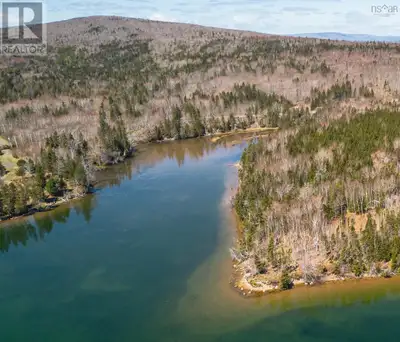 Imagine waking up to these views every morning! Nestled into a private subdivision on the banks of C...