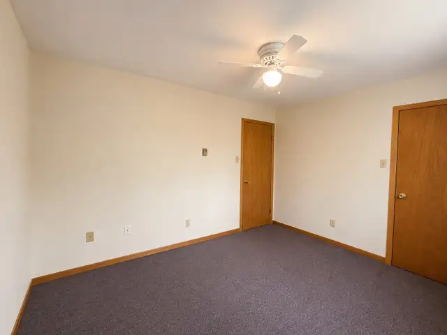 2 Bedroom for Rent on Lake St | Parking Included | Peterborough in Long Term Rentals in Peterborough - Image 11
