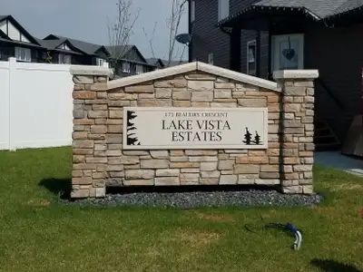 Executive style townhome with three bedrooms and two bathrooms. Great for a young family or couple....