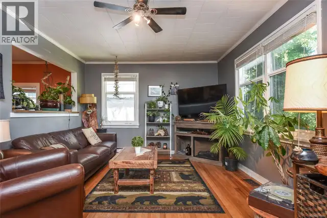 2767 Ulverston Ave Cumberland, British Columbia in Houses for Sale in Comox / Courtenay / Cumberland - Image 12