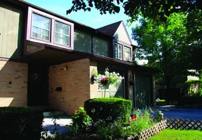 Waterford Townhomes for rent in Mississauga are within walking distance to Meadowvale Town Centre, s...