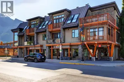 Luxurious apartment with downtown convenience! Experience the best of downtown convenience with this...