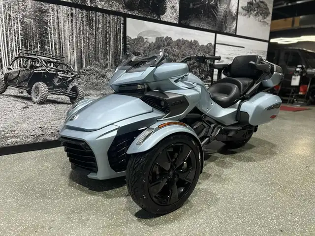 2022 Can-Am SPYDER F3T LIMITED SE6 **BAS KILOMETRAGE!!** in Street, Cruisers & Choppers in Laval / North Shore - Image 4