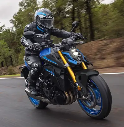 Enjoy the twisty BC roads on this highly sought after GSX-S1000. Come in to VMS West Kelowna and see...