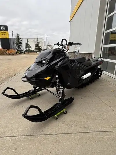 2026 Ski-Doo Summit® Adrenaline® with Edge Package 850 E-TEC 154 H_Alt Powder 3.0_Black When winter...