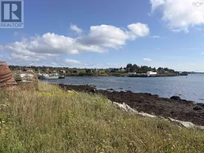 Sitting on the high point, overlooking the ocean, this older home has been empty for some time but i...